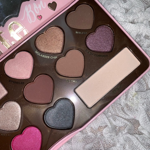 Too Faced Chocolate Bon Bons Palette - Picture 4 of 4